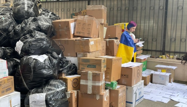 Українці в Туреччині налагодили збір та відправку гуманітарних вантажів в Україну