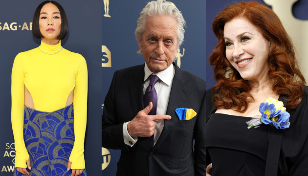 Les Screen Actors Guild Awards 2022 : Les célébrités manifestent leur soutien à l’Ukraine 