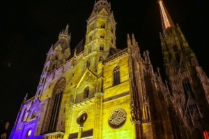 Головний собор Відня засвітився кольорами України