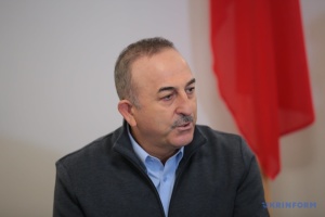 Mevlut Cavusoglu: La Türkiye est opposée à la vente et l'achat illégaux de céréales ukrainiennes par la Russie ou d'autres pays