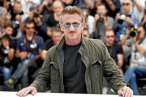 Sean Penn est revenu dans la région de Kyiv pour tourner un film sur la guerre en Ukraine 