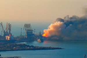 У мережі оприлюднили супутникові кадри наслідків удару по порту Бердянська