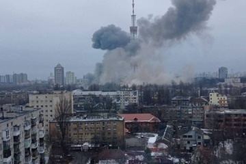 Russische Truppen greifen Fernsehturm in Kjyiw an