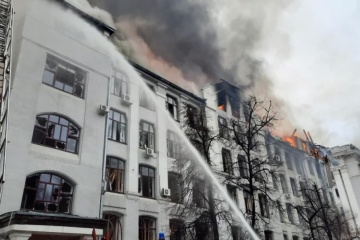 W Charkowie płoną w wyniku ostrzału domy i dach Ministerstwa Spraw Wewnętrznych