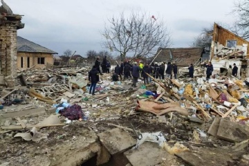 Eindringlinge beschießen Dorf Marchaliwka im Bezirk Fastiw, drei Kinder getötet