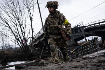 Russische Invasion: In Irpin schwere Kämpfe, Eisenbahnverbindung mit Kyjiw zerstört