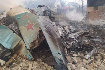 Un avión ruso destruido y otro derribado en la región de Kyiv