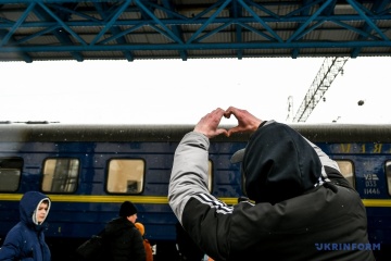 Over 2M Ukrainians evacuated from warzone by rail - operator