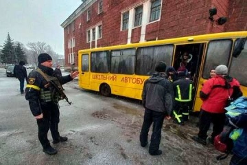 Amnesty International : Les couloirs humanitaires proposés aux Ukrainiens fuyant les attaques russes doivent garantir leur sécurité 
