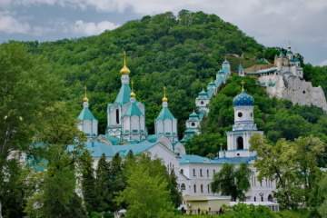 Ukraine : une frappe aérienne russe endommage un monastère orthodoxe dans la région  de Donetsk