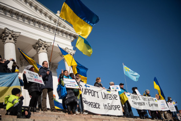 Thousands take to streets in Helsinki to support Ukraine
