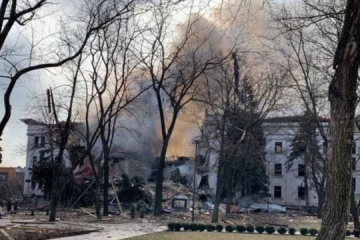 Marioupol : plus de 1 300 personnes restent sous les décombres du théâtre détruit 