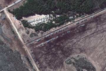 Imágenes satelitales muestran el despliegue de las fuerzas adicionales de Rusia en la frontera de Belarús 