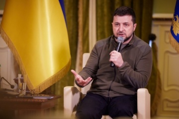 Zelensky sobre los crímenes rusos en Ucrania: ¿Cuántas personas más tienen que morir por bombardeos para que Occidente cierre el cielo?