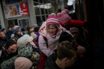 UNICEF : plus de la moitié des enfants ukrainiens sont déplacés après un mois de conflit 