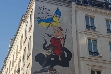 Une fresque en soutien au peuple ukrainien réalisée à Paris