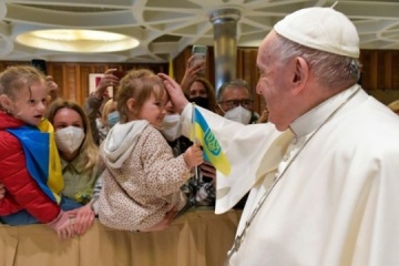 Le Pape François a salué un groupe d'enfants ukrainiens accueillis par des associations italiennes
