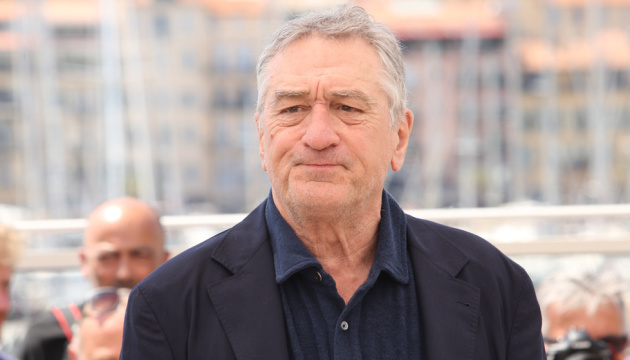 At Cambridge University, Robert De Niro speaks out in support of Ukraine 