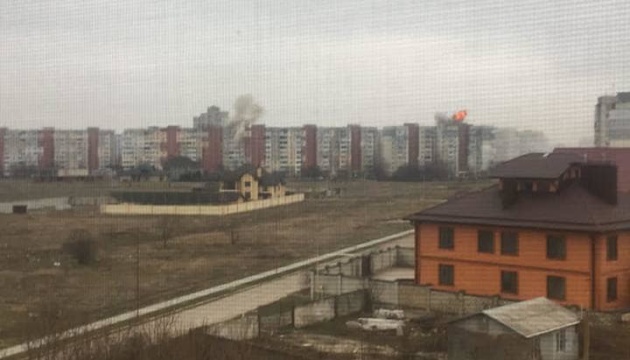 ロシア軍、南部ヘルソン市で民間人居住地を砲撃