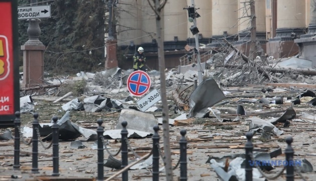 Ministerio del Interior: Los invasores rusos siguen bombardeando Járkiv 