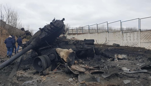 У Миколаєві українські захисники знешкодили ворожі танк і БМП
