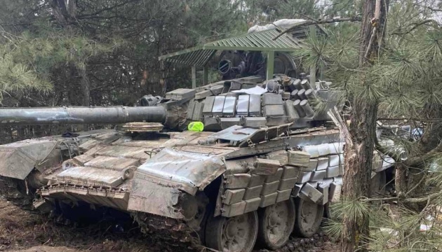 Закарпатський легіон захопив два російські танки, БТРи і вантажівки з боєприпасами