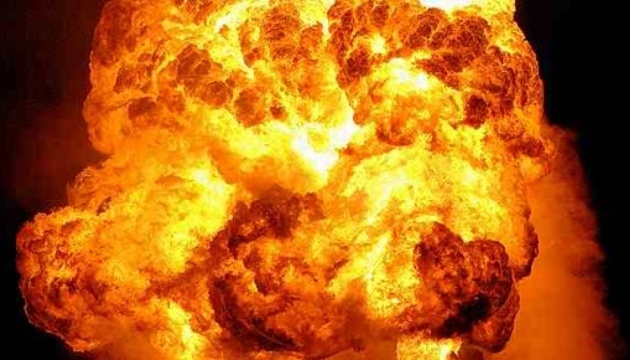 росіяни визнали, що не можуть загасити пожежу на заводі «Сателіт» у Маріуполі