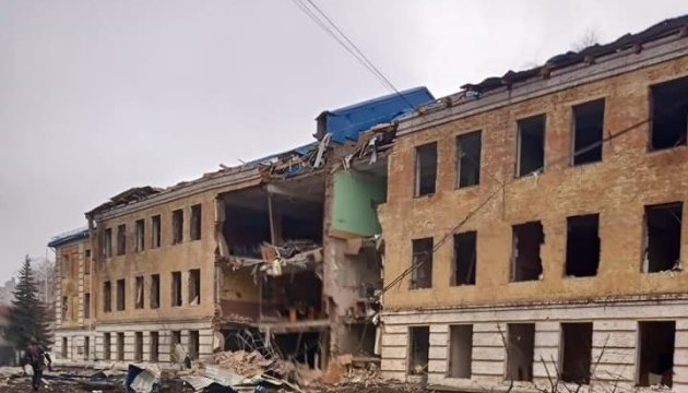 Five people injured in airstrike on Sumy city