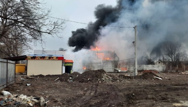 Ворожа артилерія обстріляла у Харкові Салтівку - зайнялося 40 будівель