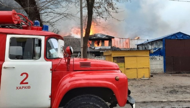  У Харкові після обстрілу 70 рятувальників шукають людей під завалами