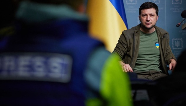  Zelensky: Muere un niño de deshidratación en Mariúpol