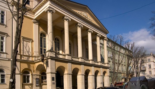 Сцена театру імені Заньковецької у Львові стала гуманітарним центром, актори - волонтерами
