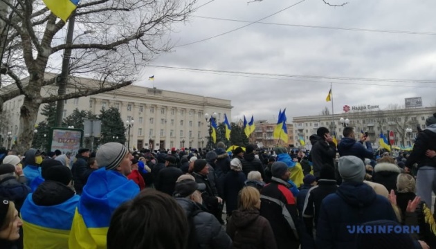 Зеленський подякував українцям за протестні позиції: Україна - це наша земля