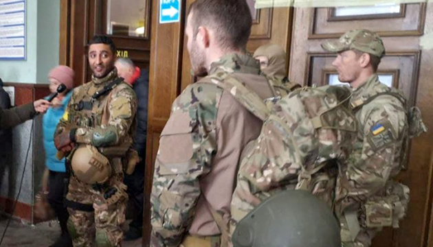 Former British Marines arrive in Ukraine to help fight Russian invaders 