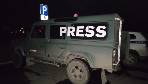 На Миколаївщині російські загарбники обстріляли та пограбували журналіста зі Швейцарії