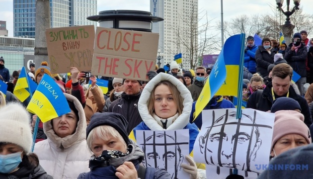 У Варшаві на акції солідарності з Україною вимагали закрити небо