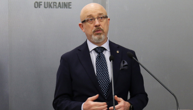 Überraschung für Feind: Minister zu Waffenlieferungen an die Ukraine