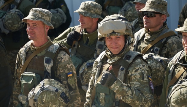 Багатьом арміям треба повчитися в українських військових – Президент