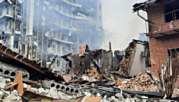 Ukraine : les troupes russes ont détruit ou endommagé 1 500 maisons habitées