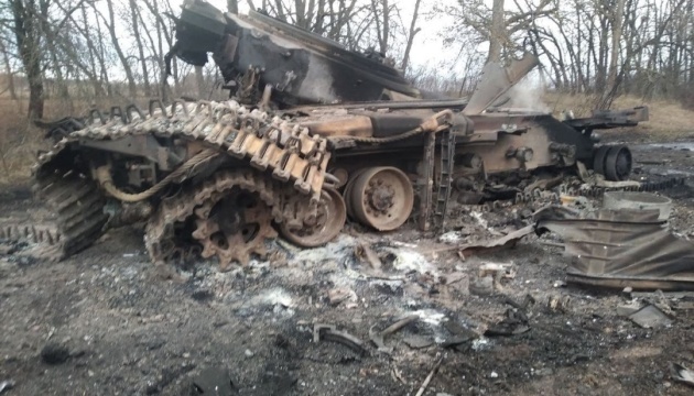 Ukraine’s military destroy enemy vehicles in Pryluky District