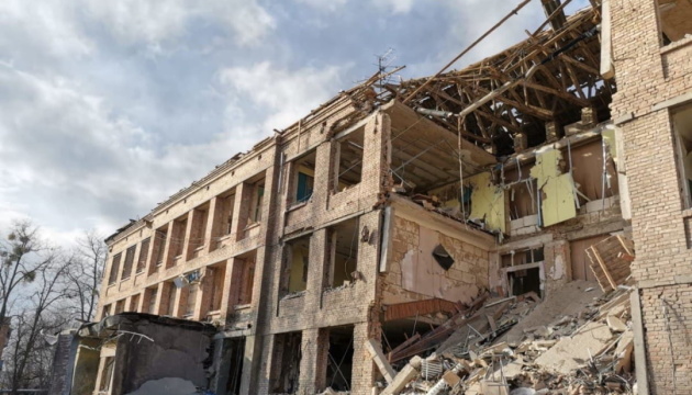 Nueve personas muertas tras un bombardeo nocturno en Sumy