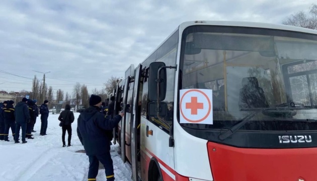 Із Сум виїхало 25 евакуаційних автобусів з понад тисячею людей