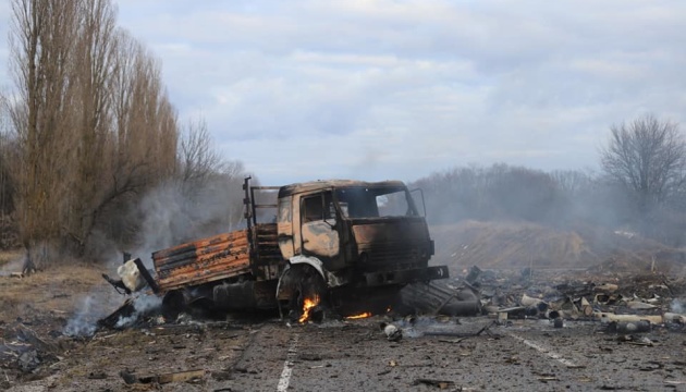 На Чернігівщині через бойові дії пошкоджені більш як 600 кілометрів доріг