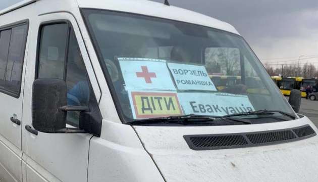 Дитбудинок з Ворзеля евакуюють у дитячу лікарню Києва 