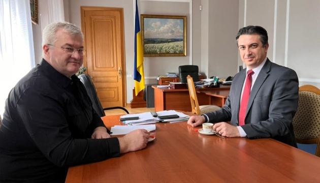 Посол Туреччини продовжує працювати у Києві
