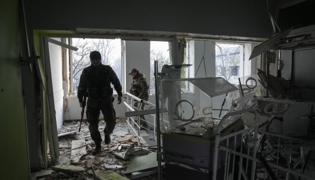 Ukraine : Plus de 108 attaques russes contre des services de santé ukrainiens