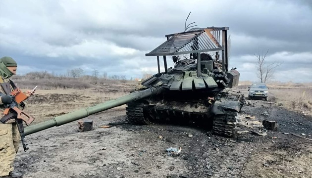 Ukrainian defenders destroy two enemy tanks, almost 20 Russian artillery systems in JFO area