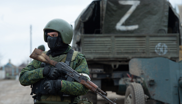 росія утримує близько 700 українських військовополонених