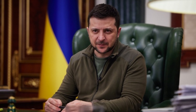 Zelensky a los parlamentarios canadienses: Endurezcan las sanciones y cierren el cielo