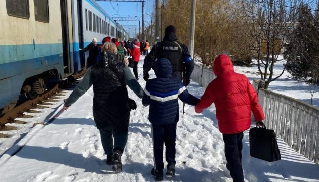 З Лисичанська та Сєвєродонецька евакуювали понад 300 дітей і жінок 